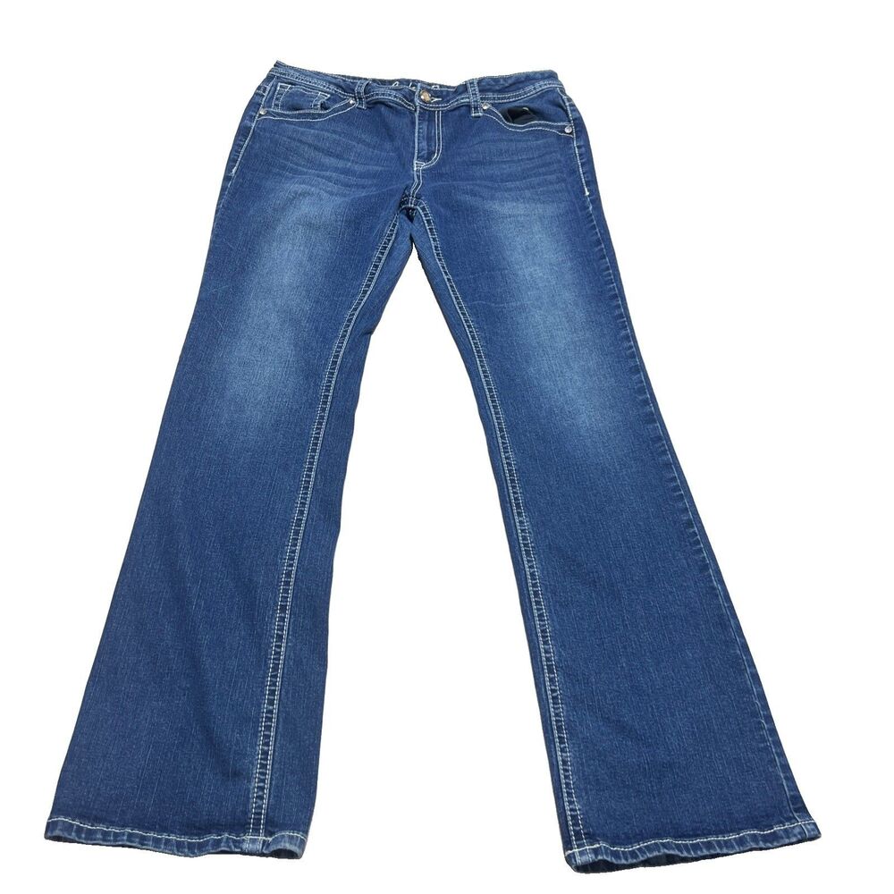 Cedar-rose Women's Blue Jeans Size 33x33 Embroidered Skull.